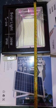 Đèn pha năng lượng mặt trời 60W